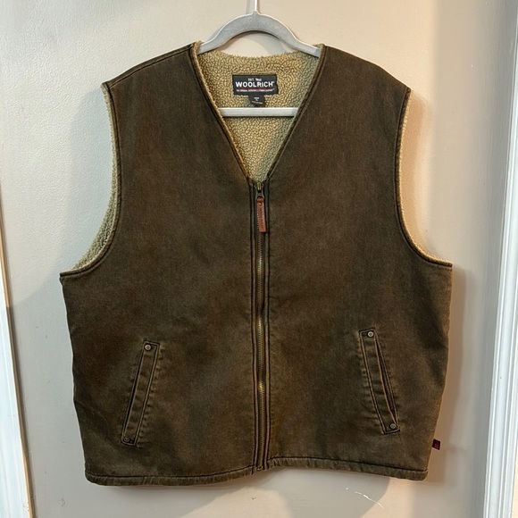 Woolrich Brown Sherpa-Lined Vest - Picture 1 of 7